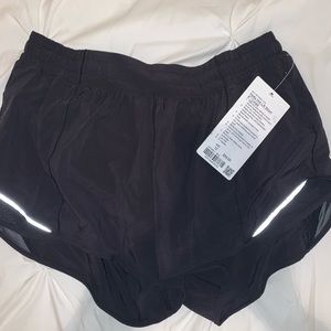 Lululemon Hotty Hot 4” Black